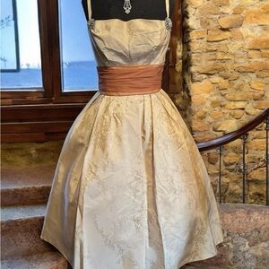 Stunning vintage 50’s brogade floral cupcake prom cocktail dress